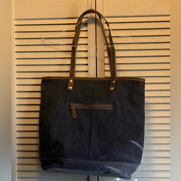 NWT Mrya cowhide saddle blanket and canvas bag - Picture 3 of 4